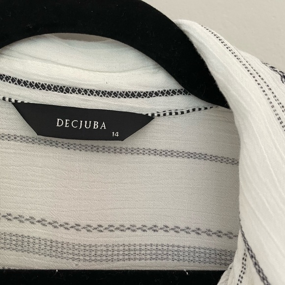 Decjuba Black and White Button Down - Picture 2 of 6